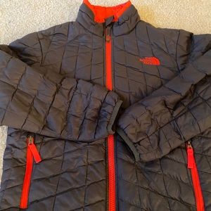 🌸The North Face Thermoball Kids Jacket🌸